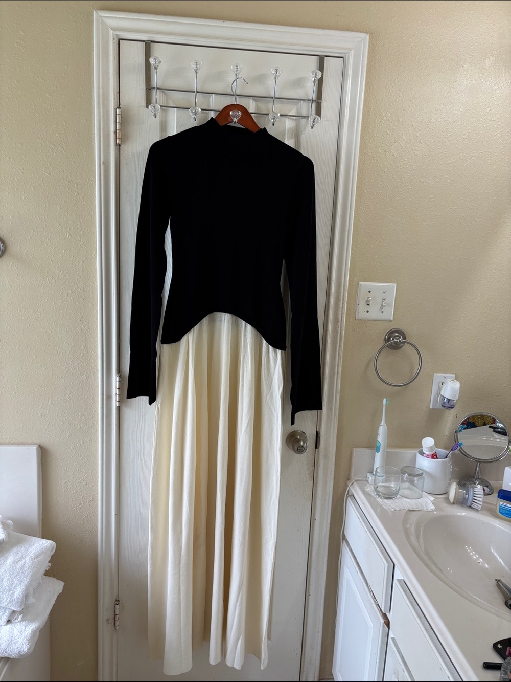 SOLID & STRIPED The Soglio Dress. Ecru color. NWT